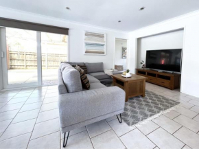 Modern and Elegant house with swimming pool, Glen Waverley